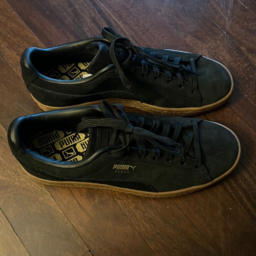 Puma Suede gum bottoms